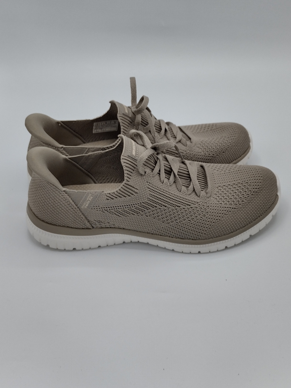 Skechers Stretch Fit Memory Foam Women's 10  Sneakers  Comfort Casual Walking